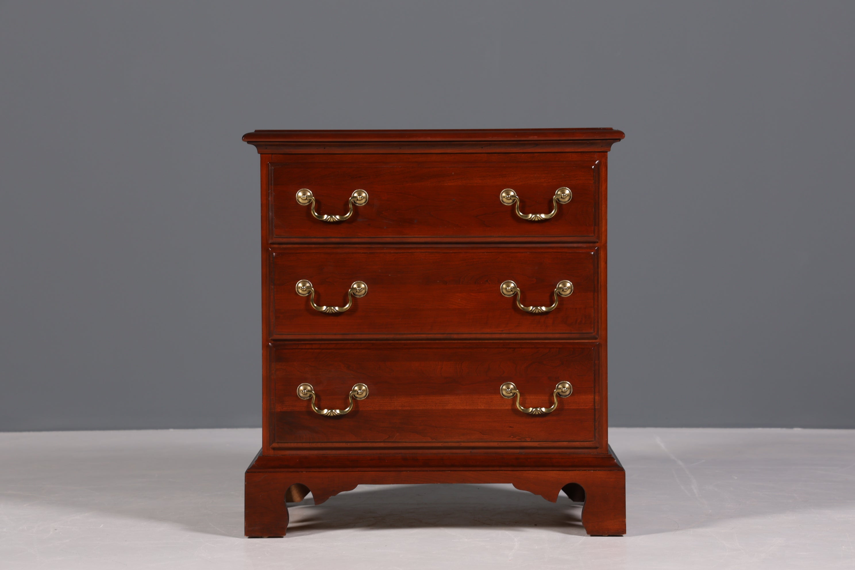 Edle Original Englische "Durham" Kommode echt Holz UK Nachttisch