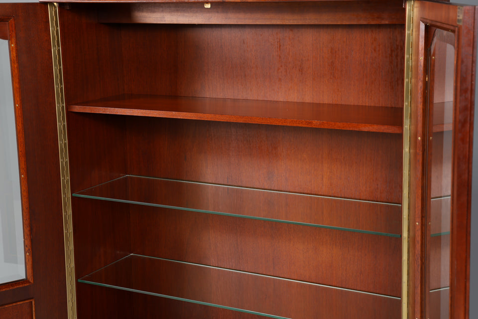 Traumhafte Vitrine im Englischen Stil Regal Geschirrschrank Gründerzeit Stil