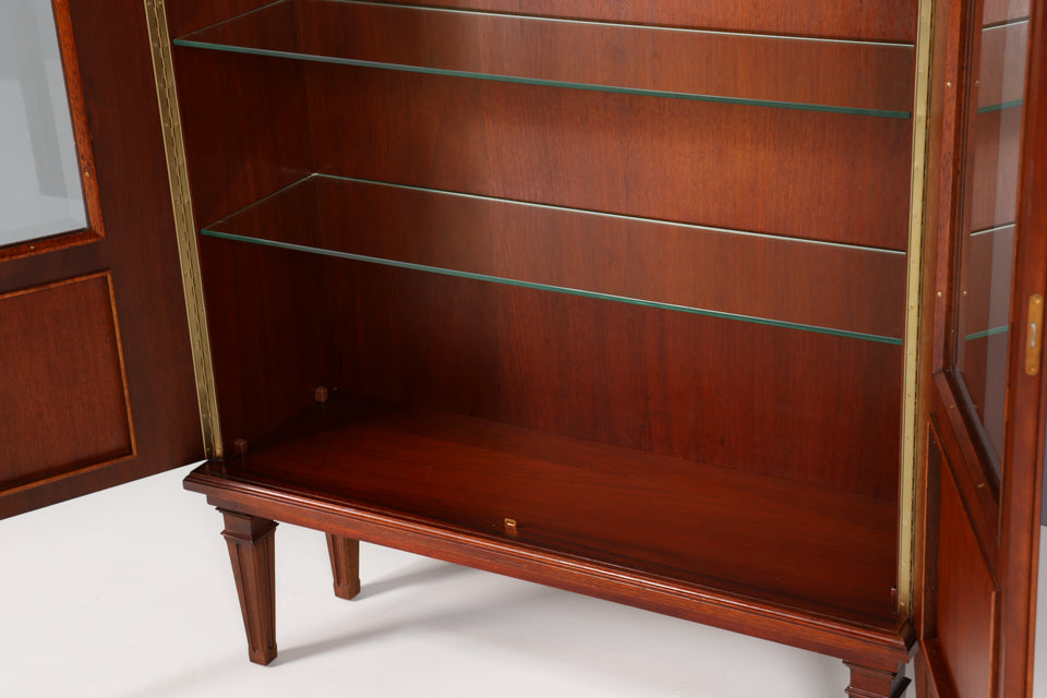 Traumhafte Vitrine im Englischen Stil Regal Geschirrschrank Gründerzeit Stil