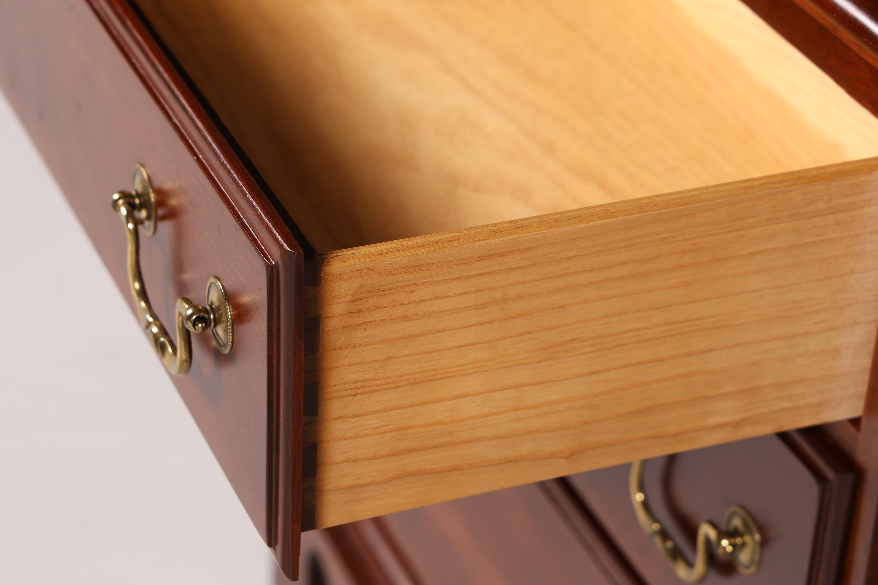 Edle Original Englische "Durham" Kommode echt Holz UK Nachttisch