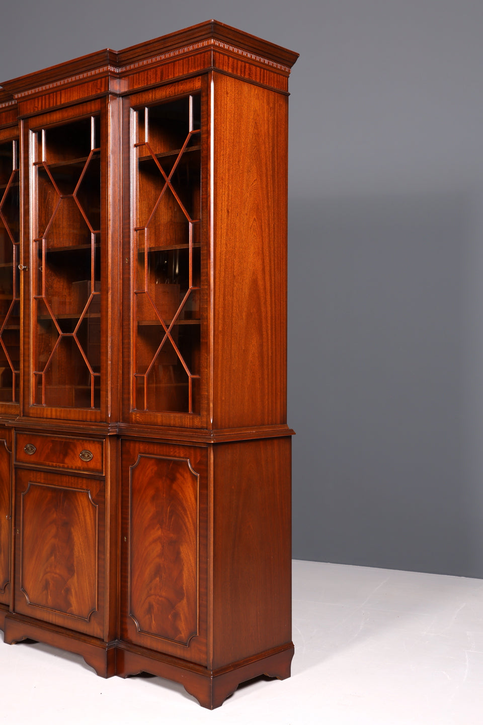Original Heldense Englische Vitrine Bibliothek Bücherschrank