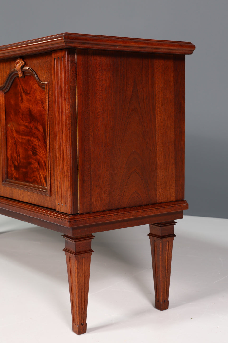 Traumhaftes Sideboard im Englischen Stil Mahagoni Gründerzeit Stil Kommode