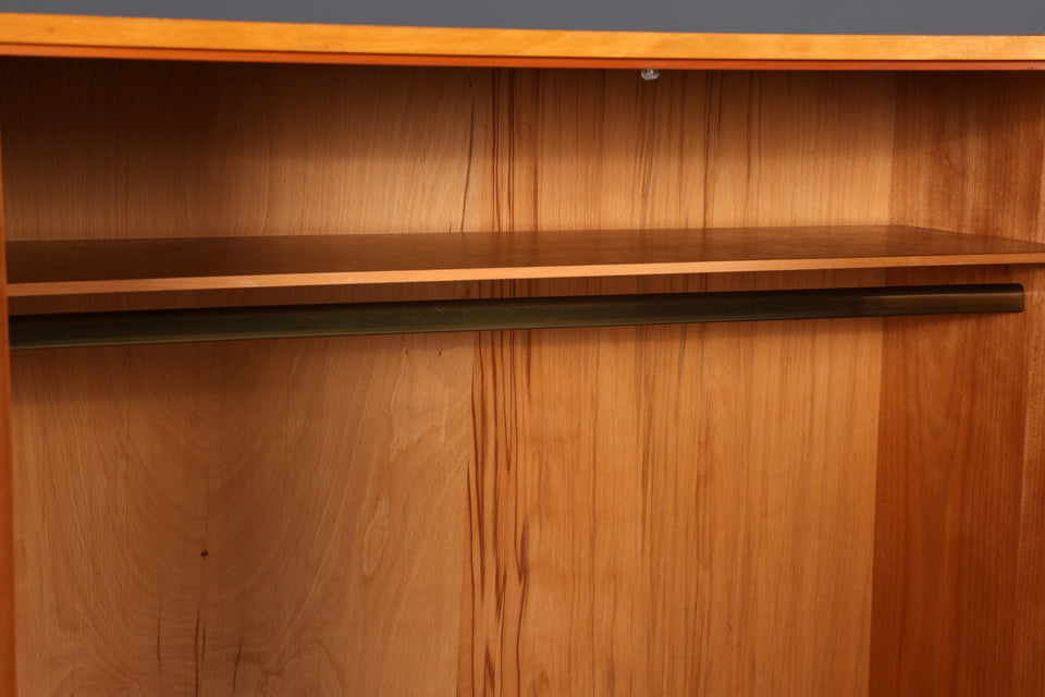 Wunderschöner Mid Century Kleiderschrank 2-türiger Retro Schrank Vintage