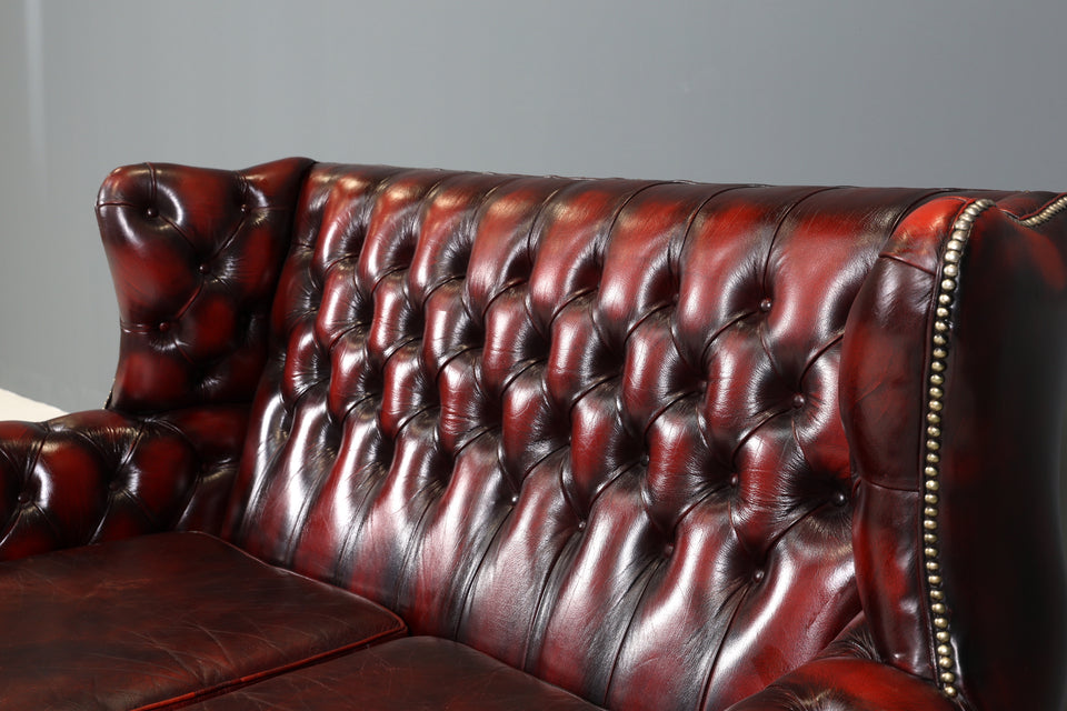 Original Chesterfield 2er Sofa Englisch Oxblood Leder