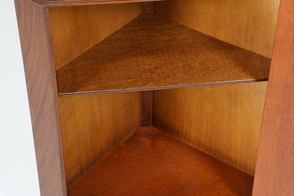 Wunderschöne Englische Eckvitrine Antik Stil Schrank Kommode