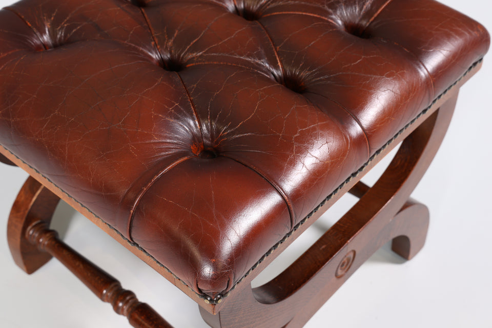 Stilvoller Original Chesterfield Hocker echt Leder Fusshocker UK