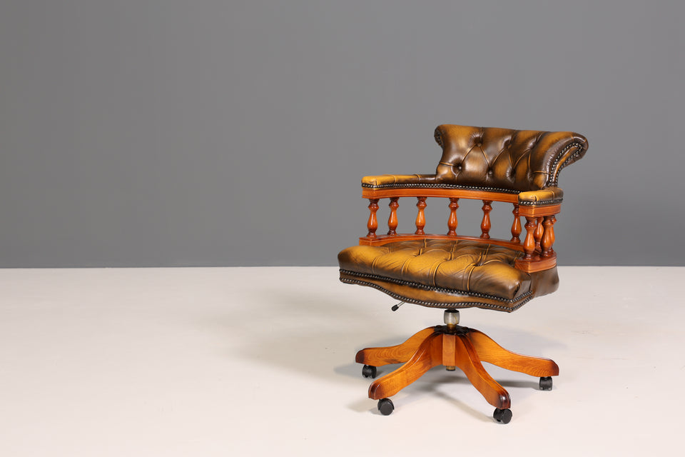 Original Chesterfield Centurion Captain Chair Englisch echt Leder Sessel