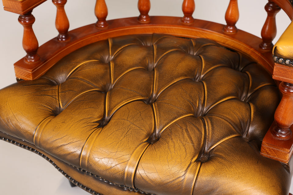Original Chesterfield Centurion Captain Chair Englisch echt Leder Sessel