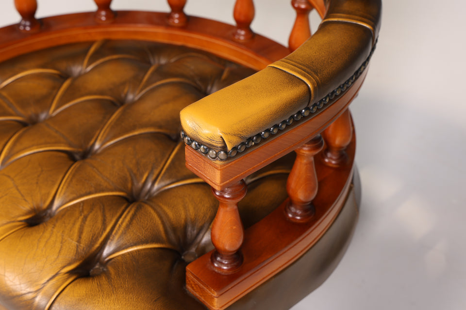 Original Chesterfield Centurion Captain Chair Englisch echt Leder Sessel