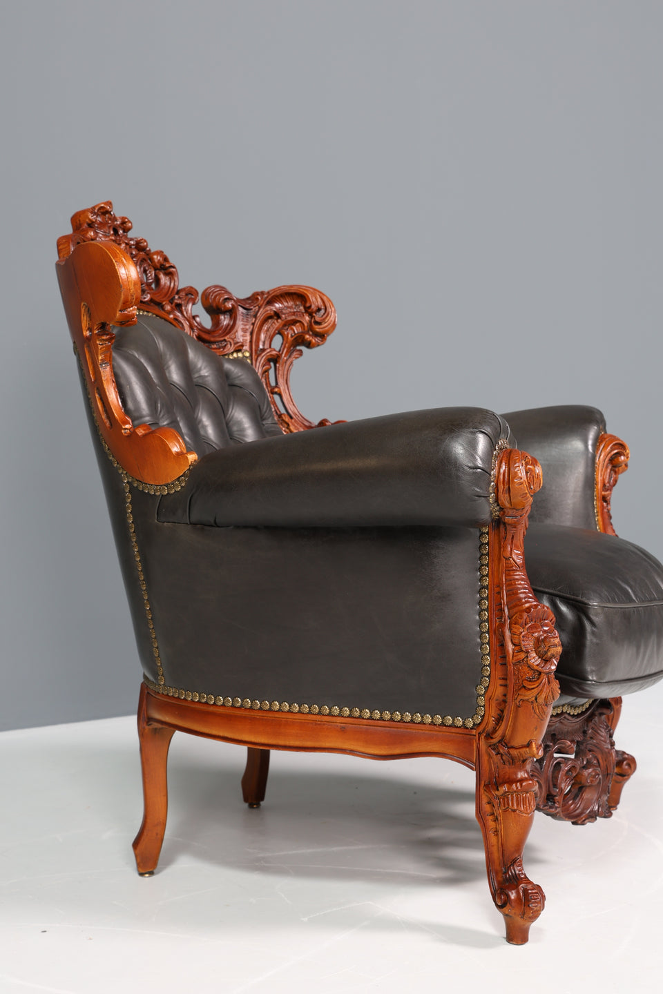 Königlicher Barock Sessel echt Leder Luxus Chesterfield Sessel 1 von 2
