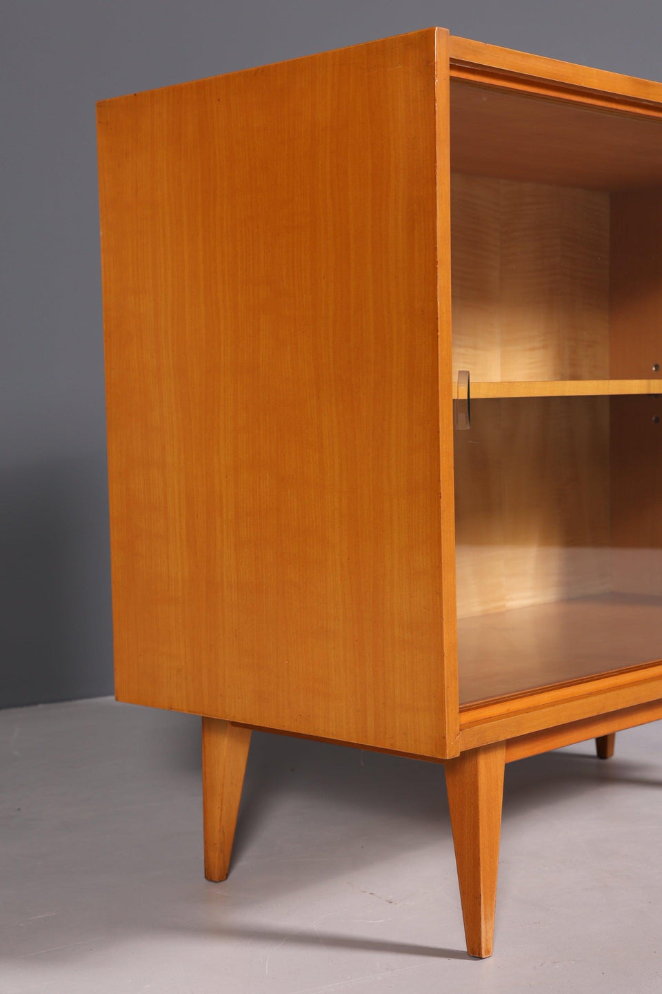 Wunderschöne Mid Century Vitrine Vintage Schrank Kommode 1 von 2