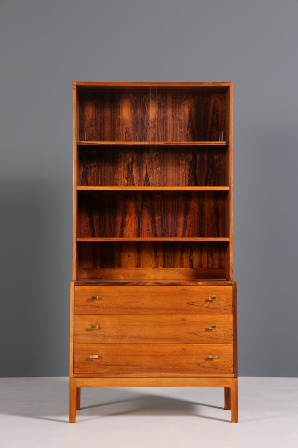 Traumhafte Mid Century Vitrine Palisander Holz Schrank Regal