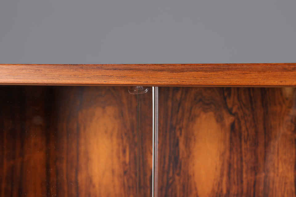Traumhafte Mid Century Vitrine Palisander Holz Schrank Regal
