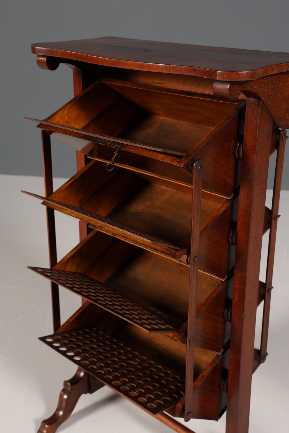 Ungewöhnlicher Biedermeier Nähschrank Antik Mahagoni Nähkästchen