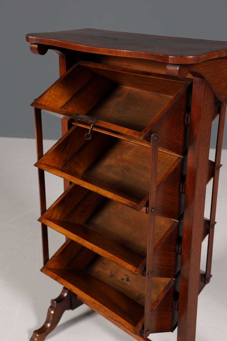 Ungewöhnlicher Biedermeier Nähschrank Antik Mahagoni Nähkästchen