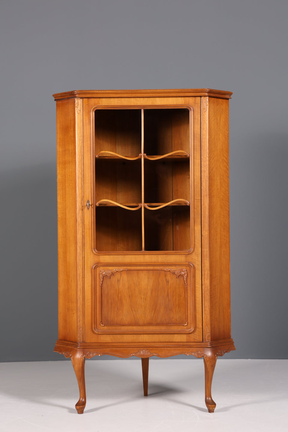 Wunderschöne Chippendale Eckvitrine Regal echt Holz Schrank 60s