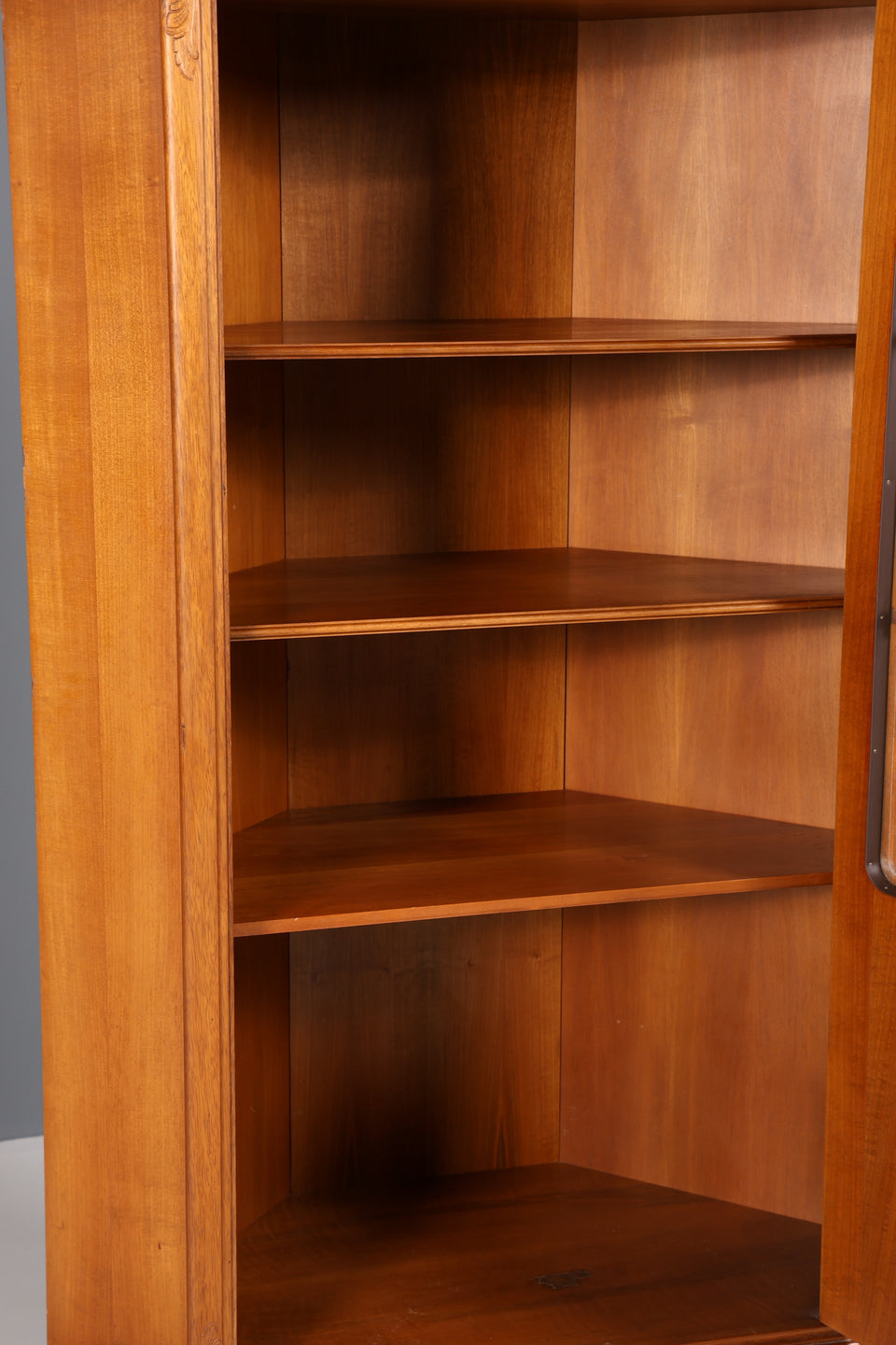 Wunderschöne Chippendale Eckvitrine Regal echt Holz Schrank 60s