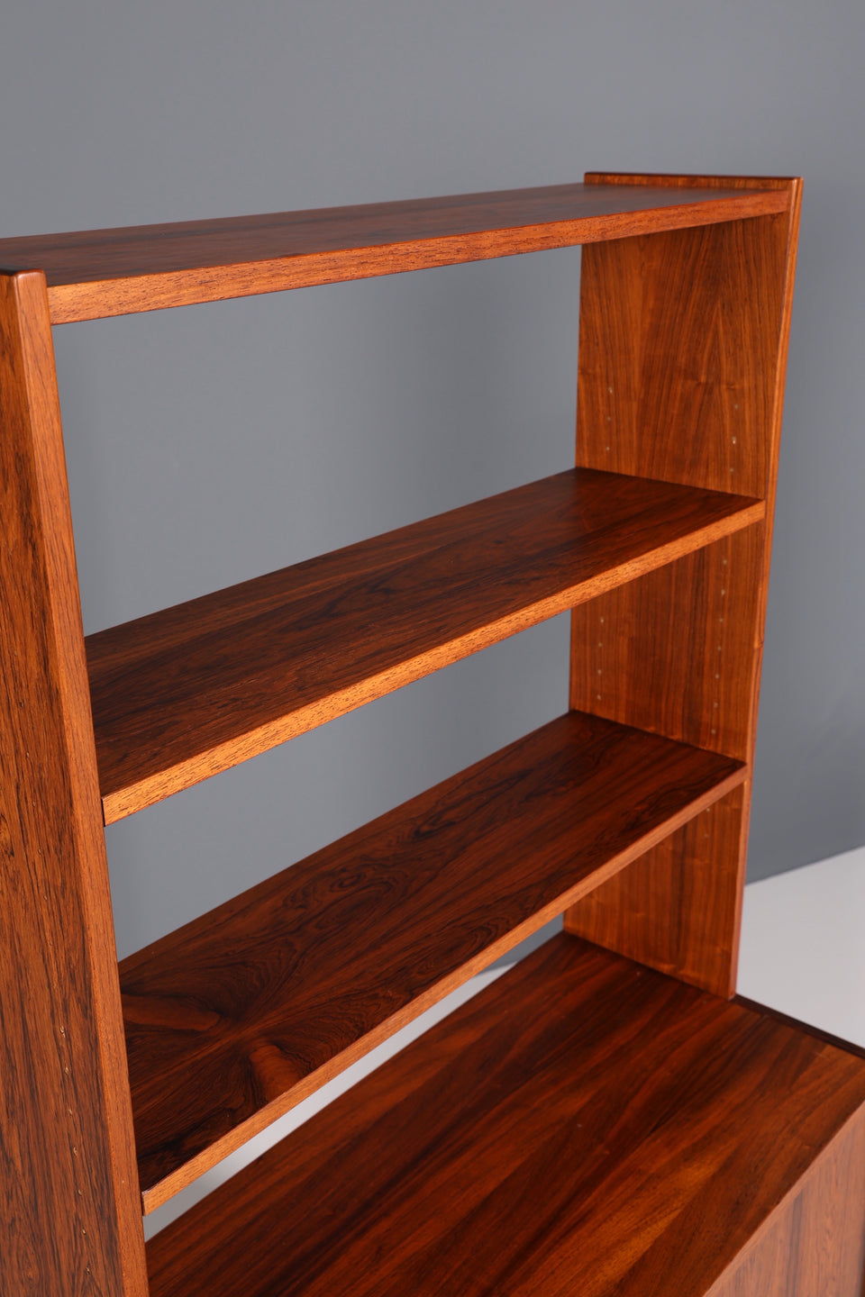 Traumhaftes Mid Century Palisander Regal Danish Bücherregal 60s Schrank Kommode