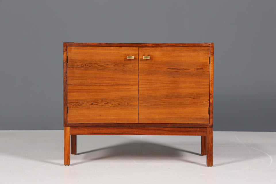 Traumhafte Mid Century Palisander Holz Kommode Danish Schrank 1 von 2