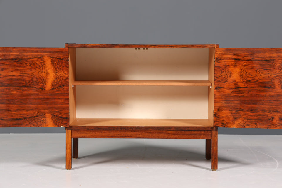 Traumhafte Mid Century Palisander Holz Kommode Danish Schrank 1 von 2