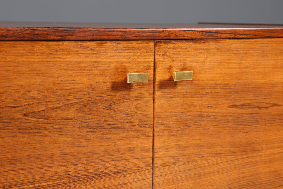 Traumhafte Mid Century Palisander Holz Kommode Danish Schrank 1 von 2