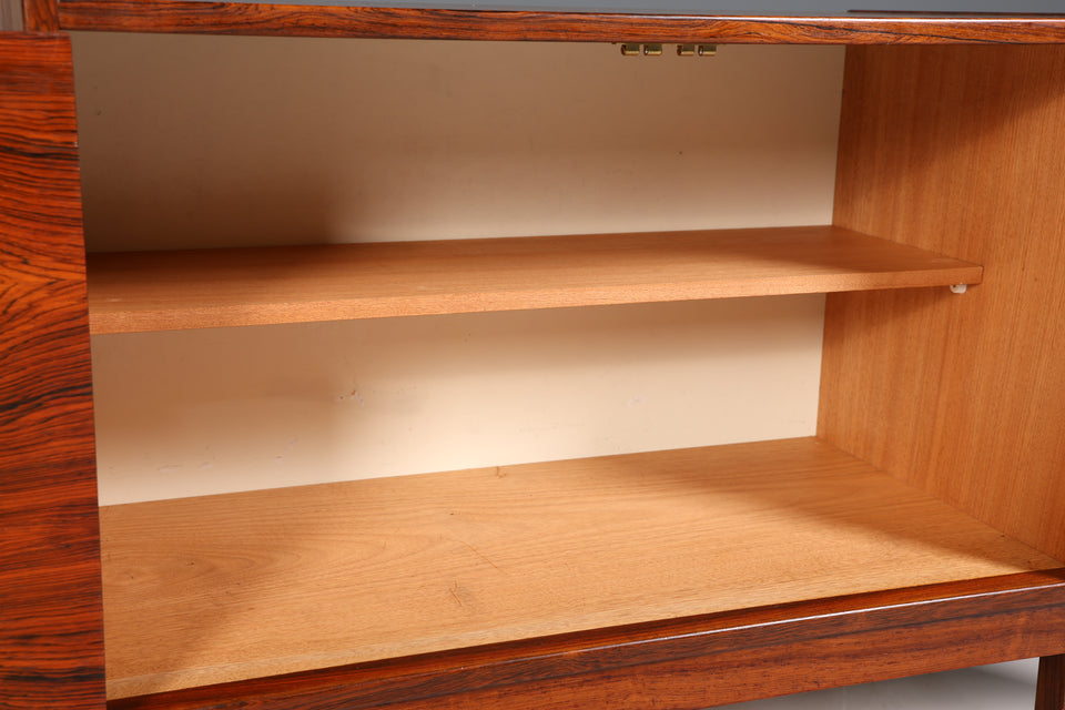 Traumhafte Mid Century Palisander Holz Kommode Danish Schrank 1 von 2