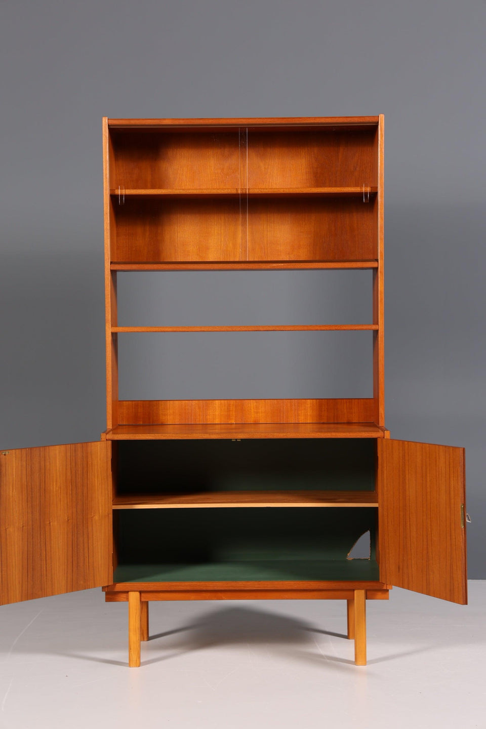 Schlichtes Mid Century Regal Vintage Schrank Danish Design Kommode