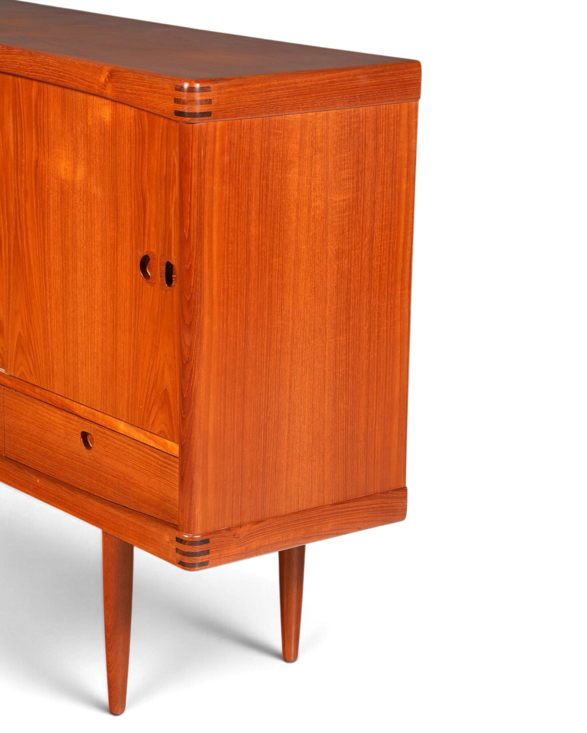 Hauptstadt Möblerei Bramin teak highboard, mid-century Danish design sideboard with sliding doors and tapered legs.