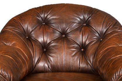 Hauptstadt Möblerei Chesterfield Sessel aus braunem Echtleder mit klassischer Knopfheftung und Vintage-Optik