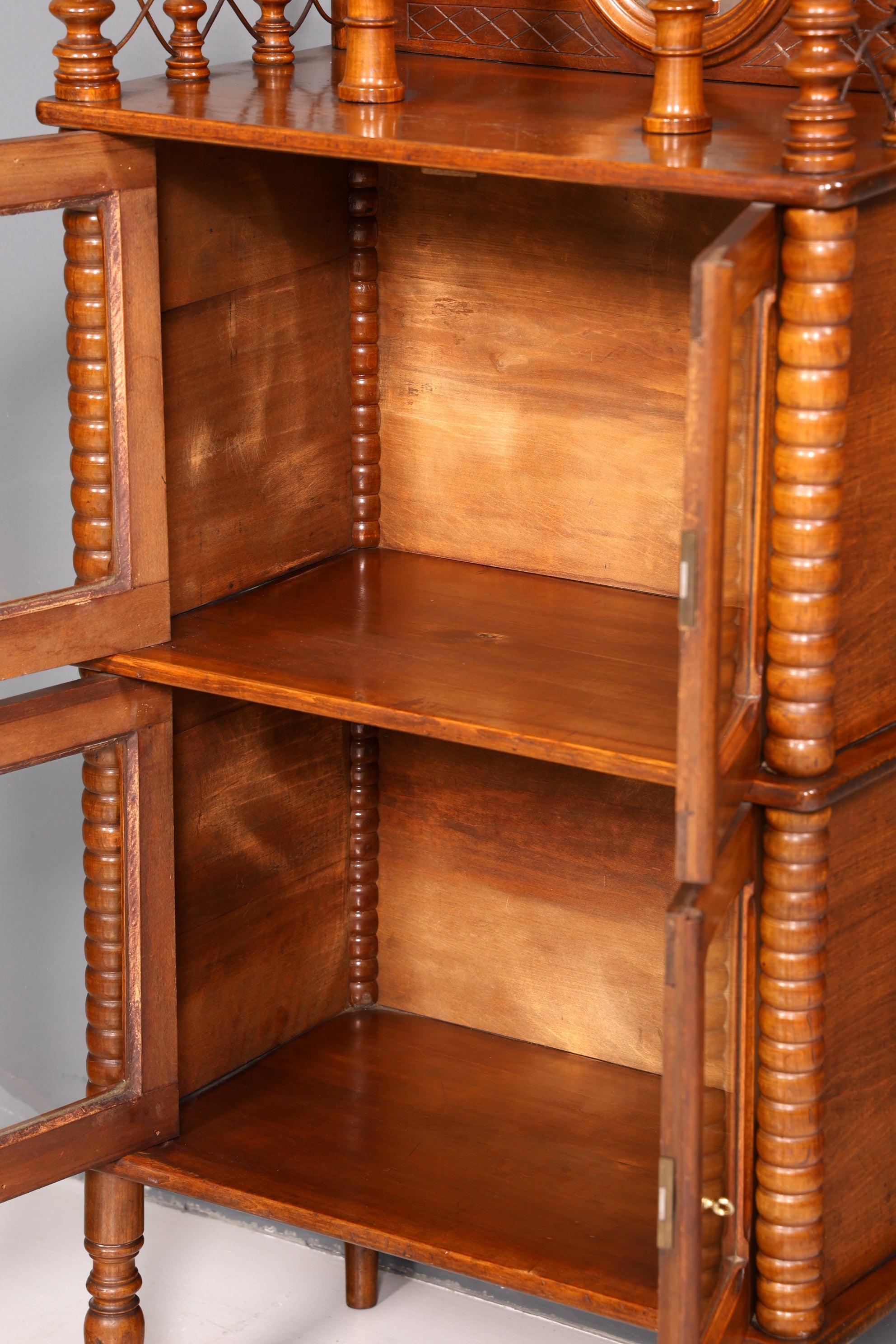 Edle Gründerzeit Vitrine um 1880 Schränkchen Antik Louis Philippe Etagere Vertiko Nussbaum Glasvitrine Bücherregal Schrank Vintage