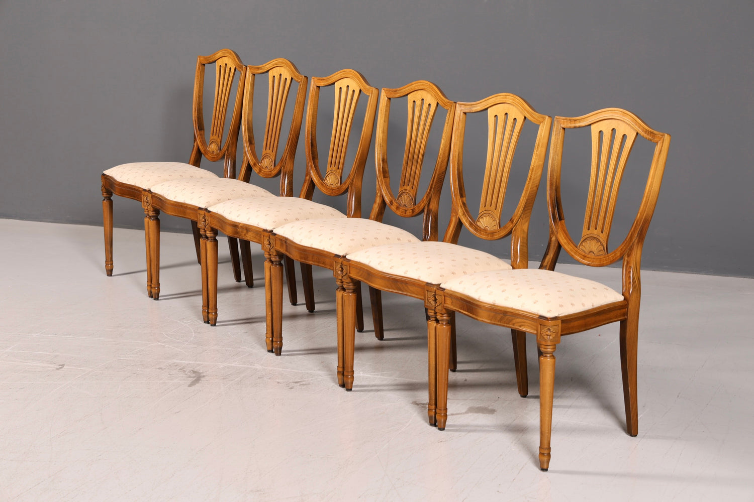 6x Traumhafte Stühle im Gustavianischen Stil Englisch Küchenstühle Antik Stil Esszimmer Stuhl Set