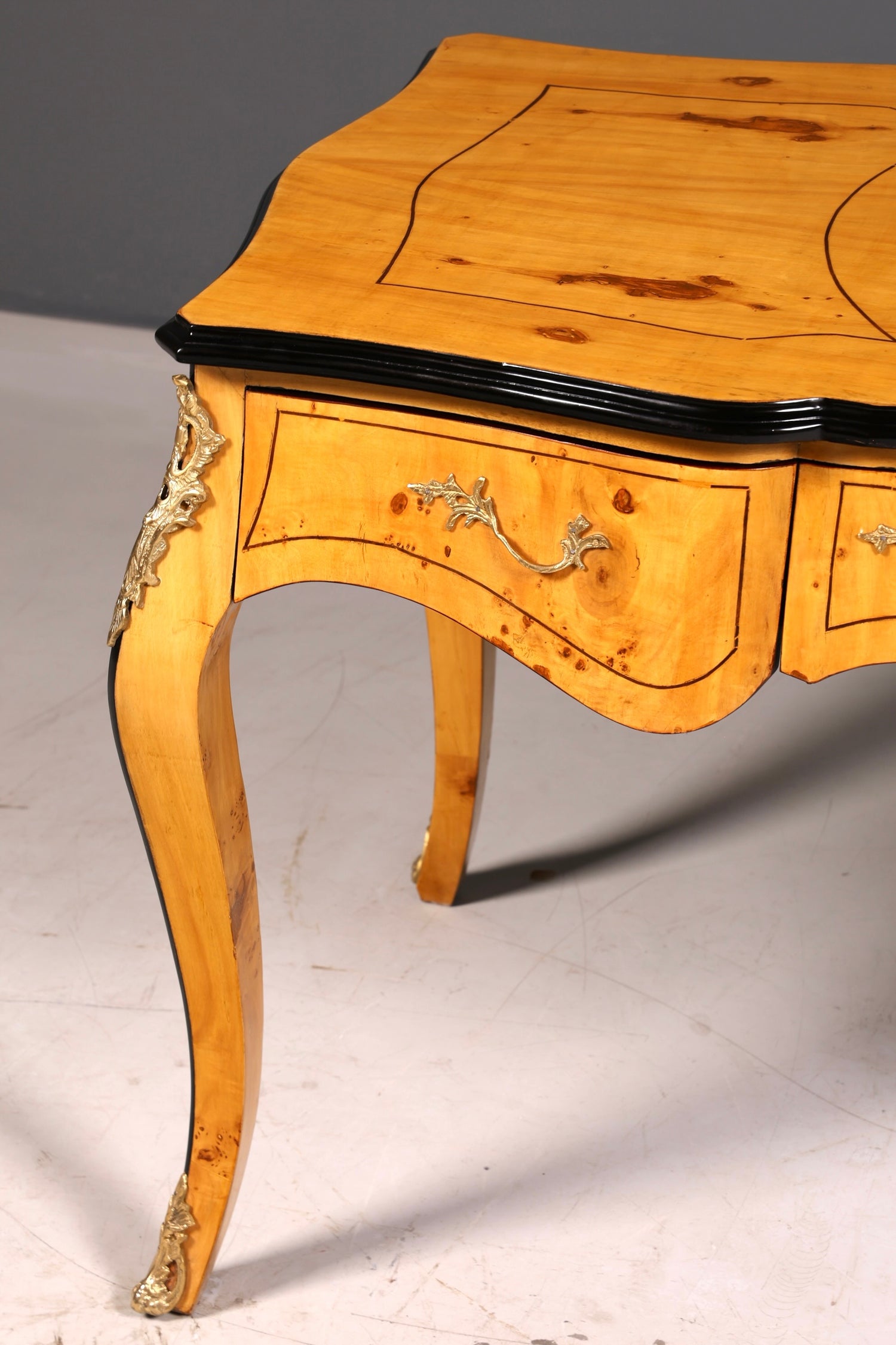 Beautiful Louis XV-style desk French office desk antique-style office table solid wood