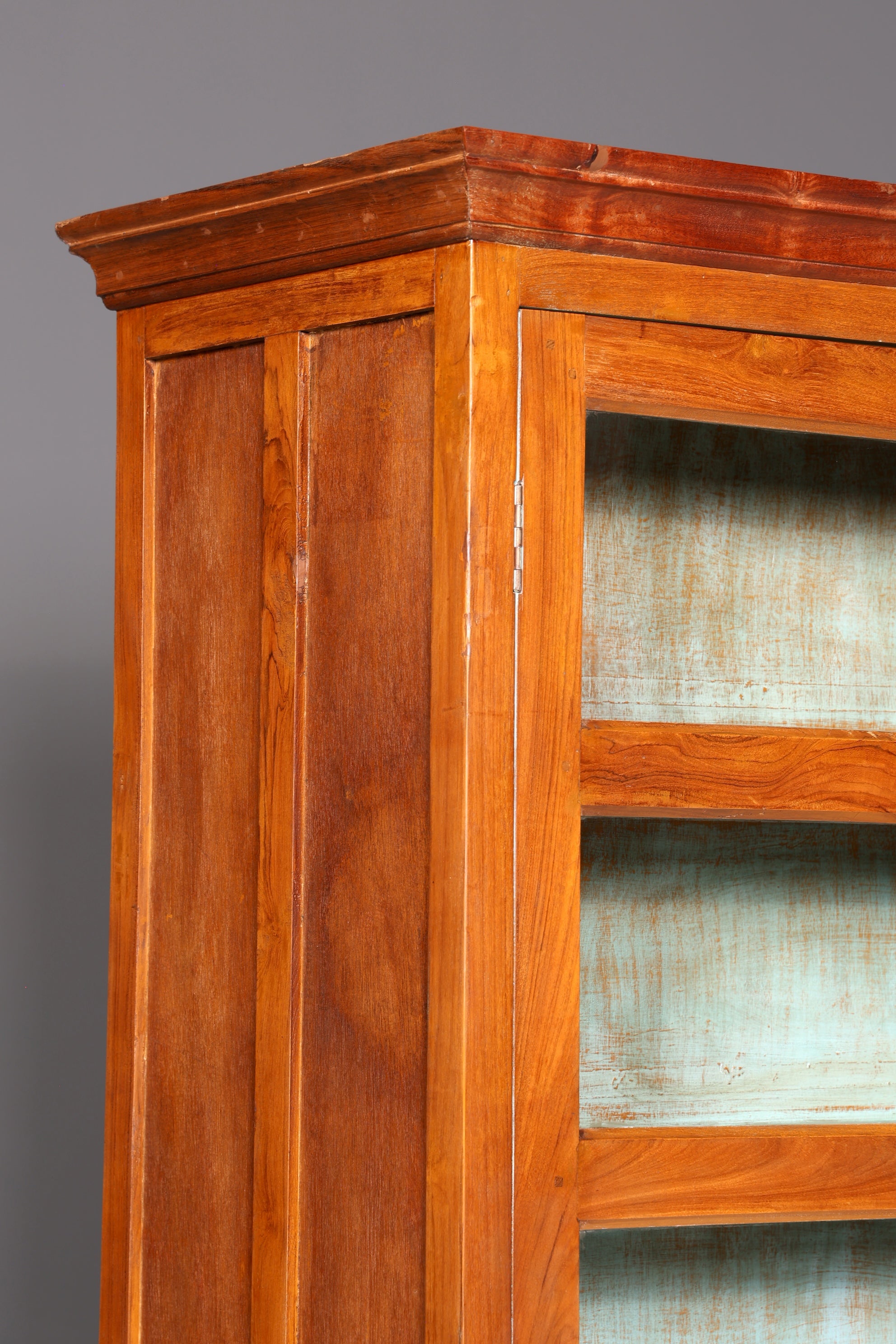 Wunderschöne Vitrine im Kolonial Stil Schrank Bücherregal Landhaus Stil Englisch Geschirrschrank Glasvitrine Echt Holz Vintage