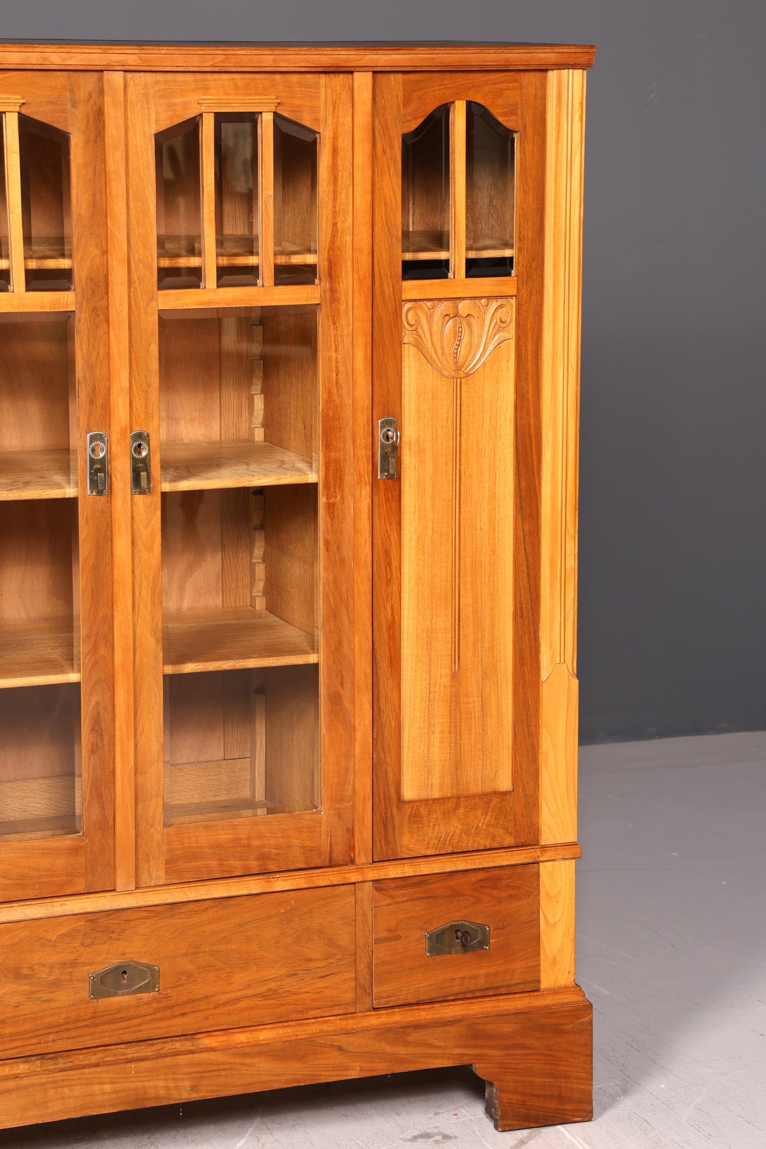 Traumhafte Jugendstil Vitrine Eiche Bücherschrank Antik Schrank Geschirrschrank Glasvitrine um 1900 Vintage