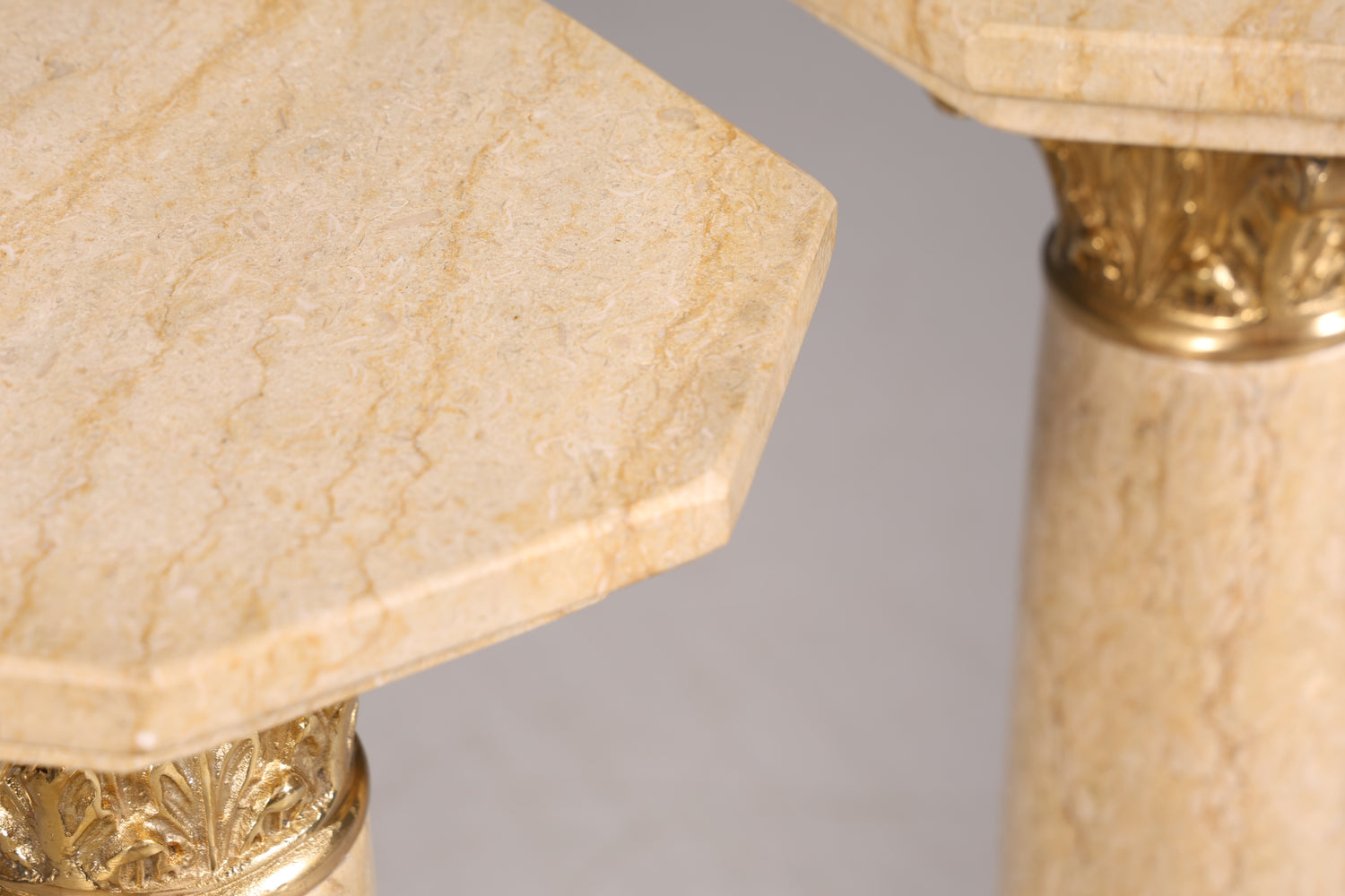 Wunderschöne Barock Stil Säule Louis XV Marmor Blumensäule Naturstein Beige Sockel Ablage 2 von 2