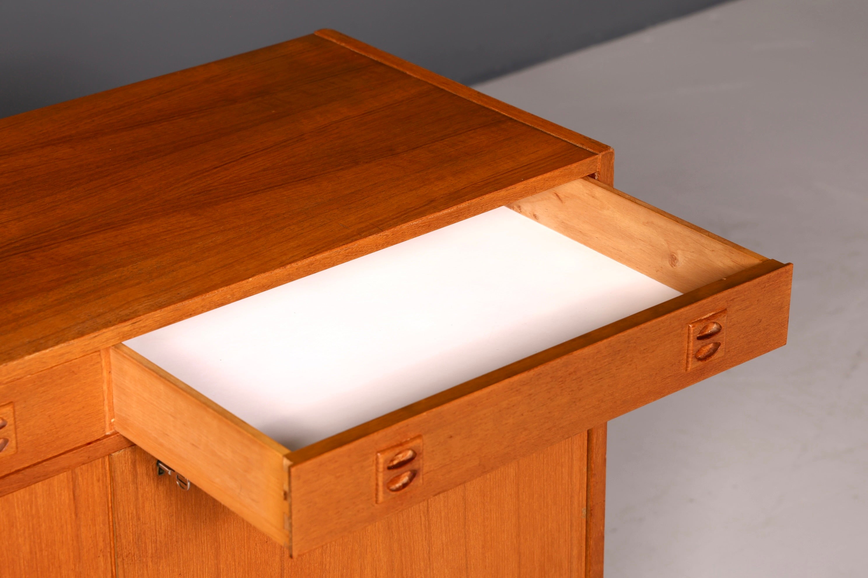 G203 Finish Teak Wunderschönes Mid Century Sideboard Vintage TV Kommode 60s Schrank (Kopie)