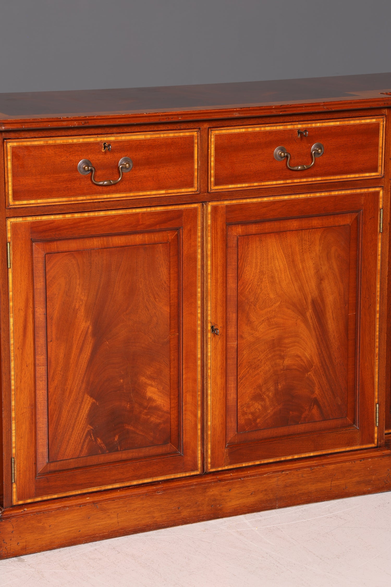 Wunderschönes Englisches Sideboard Mahagoni Schrank 60er Buffetschrank Kommode Anrichte Vintage