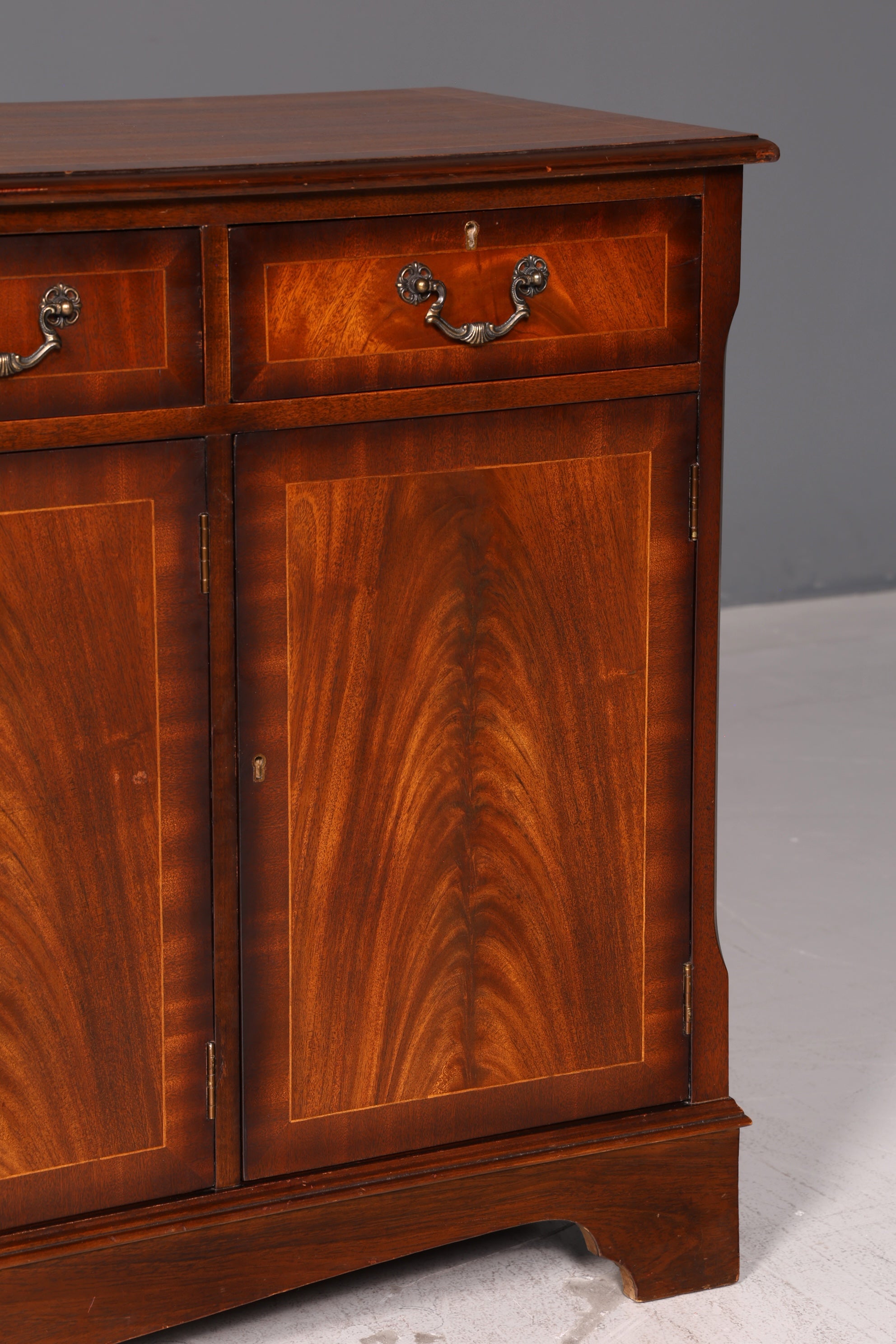 Wunderschönes Englisches Sideboard Mahagoni Schrank 60er Buffetschrank Kommode Anrichte Vintage