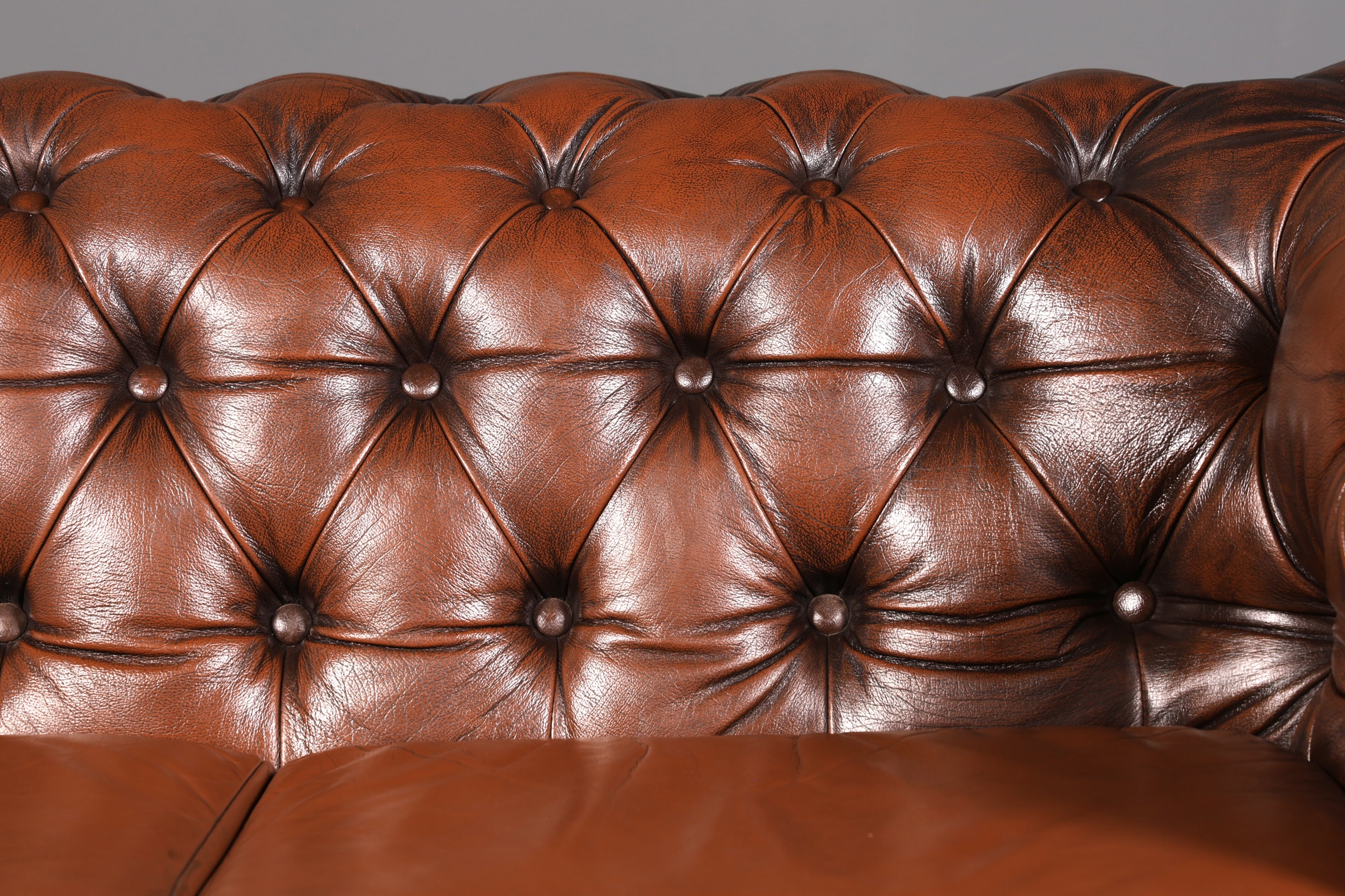 Wunderschönes Original Chesterfield 2-Sitzer Sofa Echt Leder Englische Couch England Polstersofa Antik Vintage Ledersofa