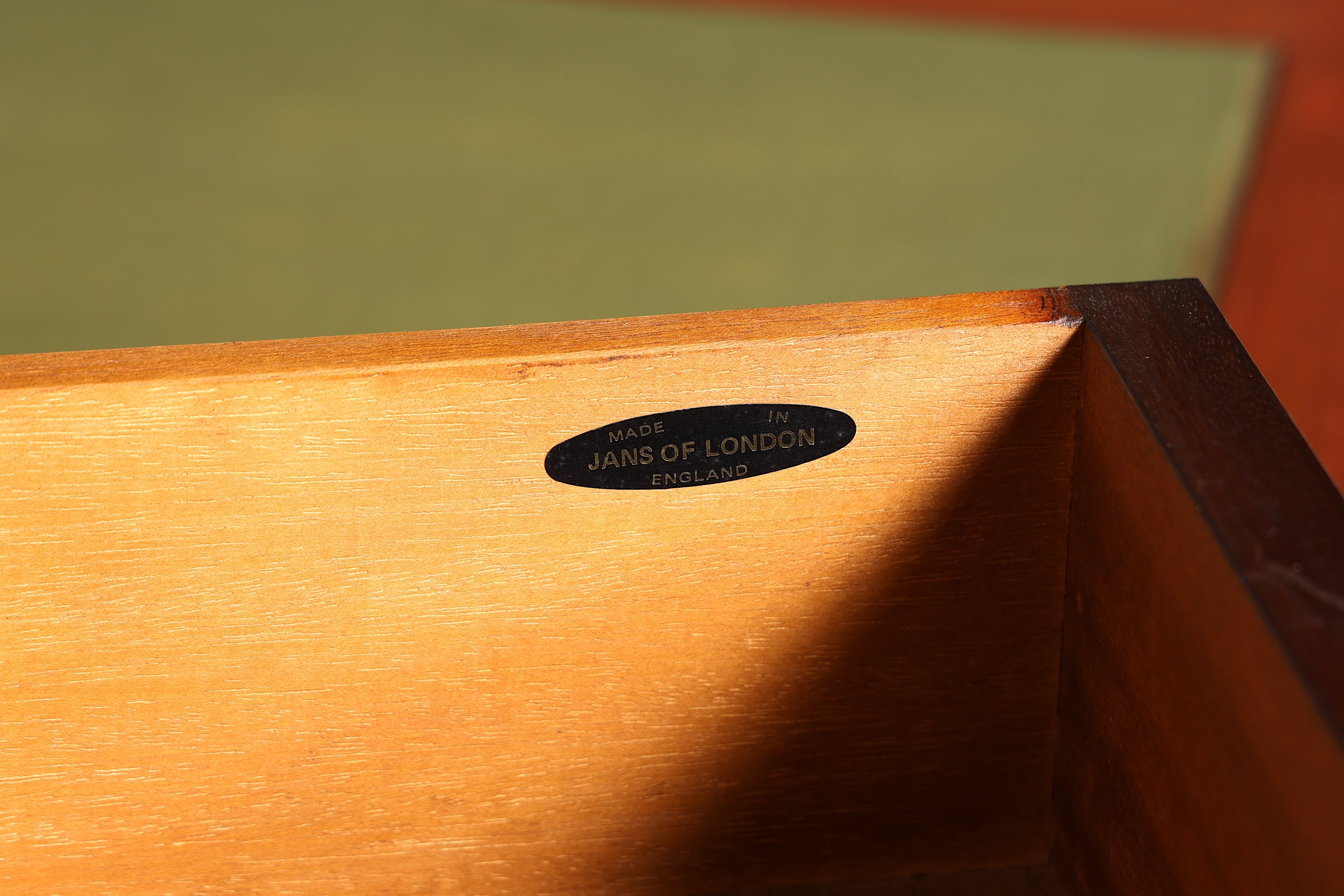 F945 Finish Edler Maritimer Schreibtisch Englischer Military Chest Bürotisch Office Table mit echt Lederauflage