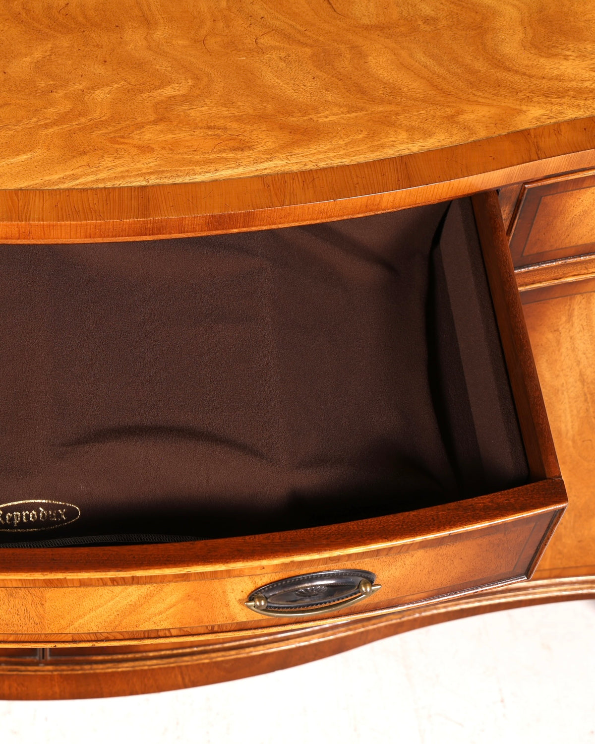 Beautiful Bevan Funnell English sideboard, Reprodux buffet cabinet, chest of drawers, credenza
