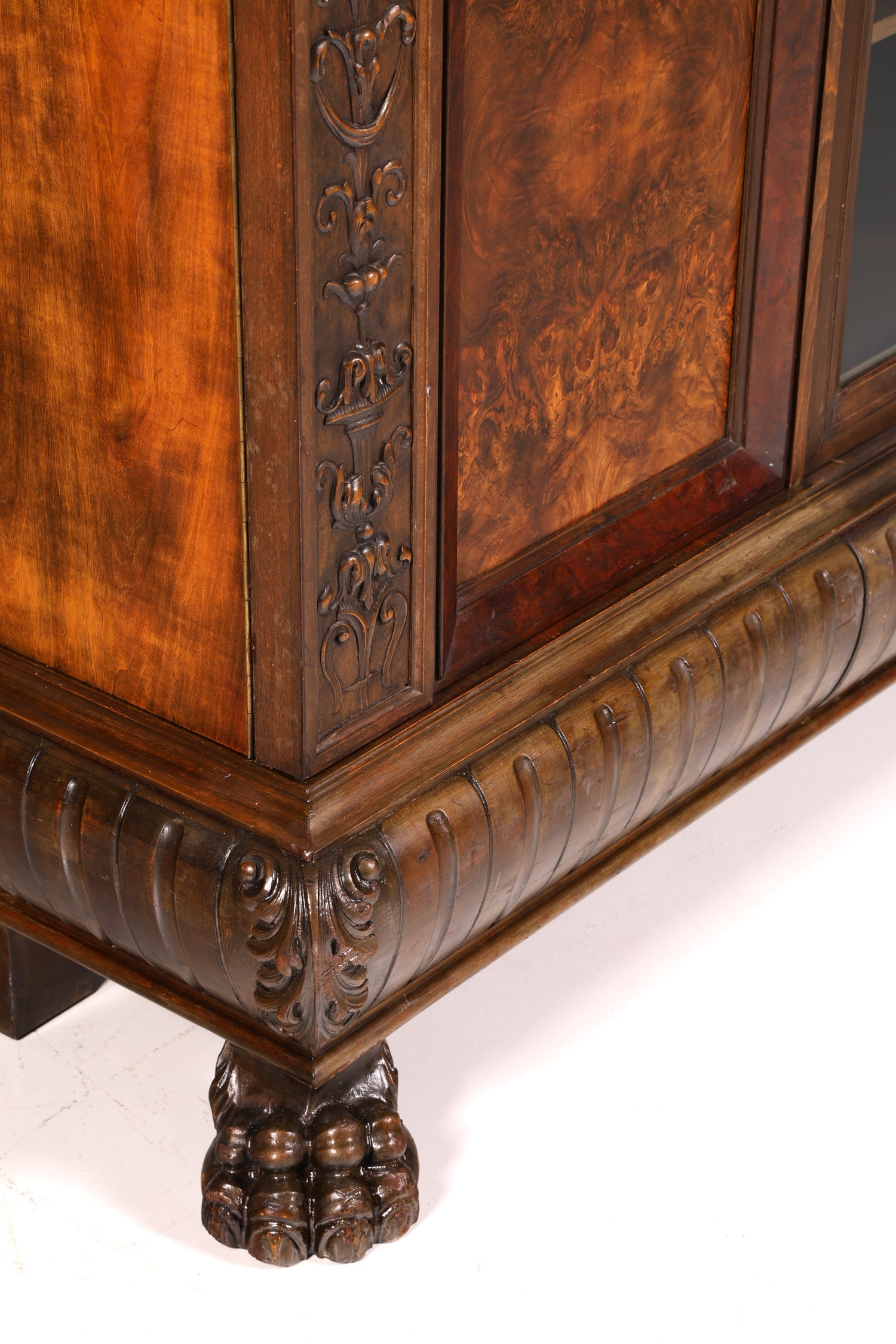 Beeindruckender Neorenaissance Bücherschrank Gründerzeit Vitrine Herrenzimmer Buffet Schrank Antik Massivholz