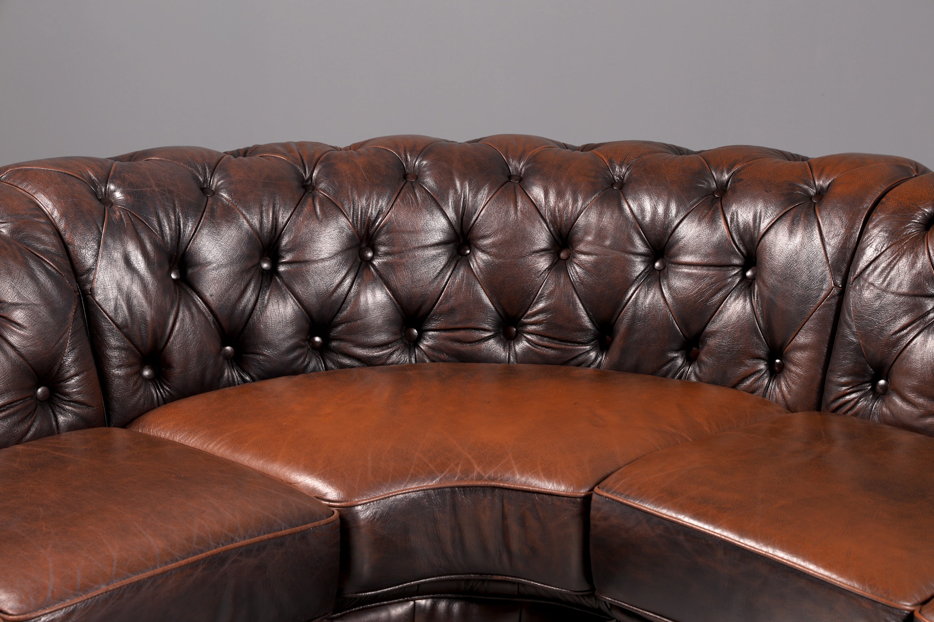 Edles Original Chesterfield Sofa Ecksofa mit Hocker Echt Leder Englisch Eckcouch Leder Couch Antik Vintage