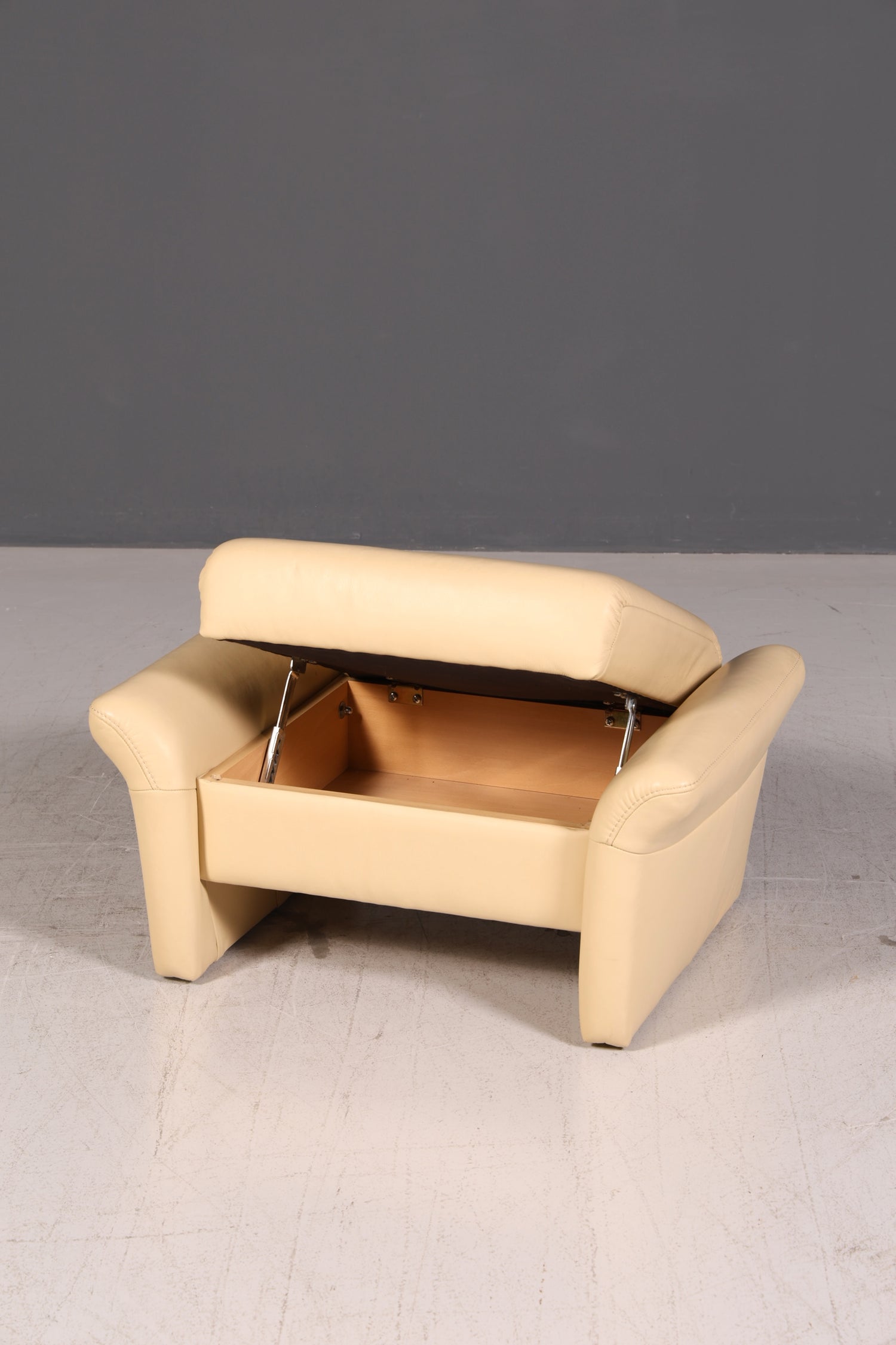 Edles Himolla Cumuly 2-Sitzer Ledersofa mit Hocker Echtleder Creme Relaxsofa Couch Sofa Vintage