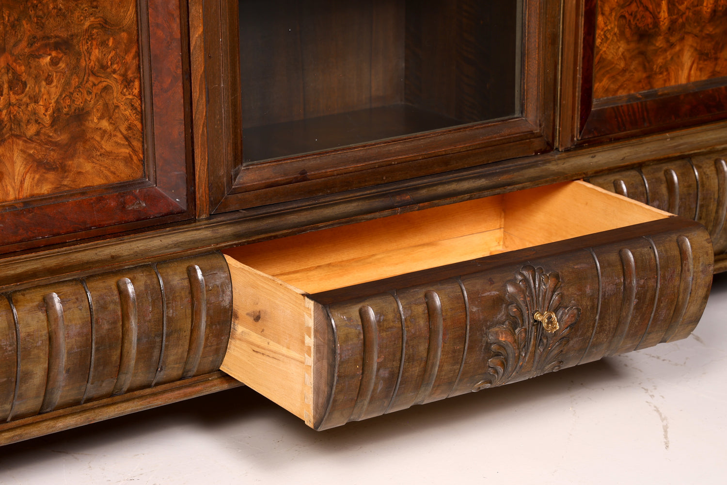 Beeindruckender Neorenaissance Bücherschrank Gründerzeit Vitrine Herrenzimmer Buffet Schrank Antik Massivholz