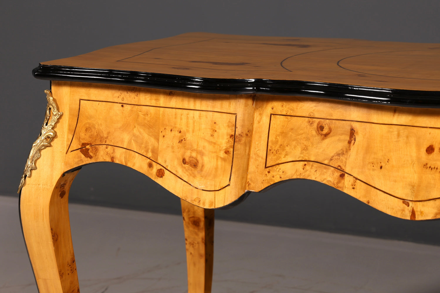 Beautiful Louis XV-style desk French office desk antique-style office table solid wood