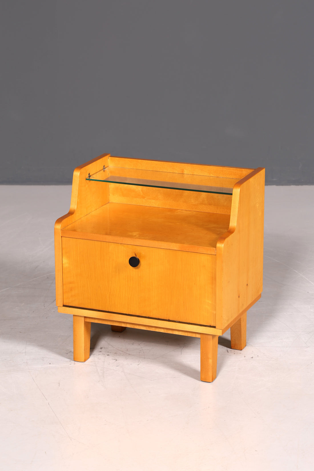 Schlichte Mid Century Kommode Vintage Klappschränkchen Danish Design Nachttisch 1 von 2