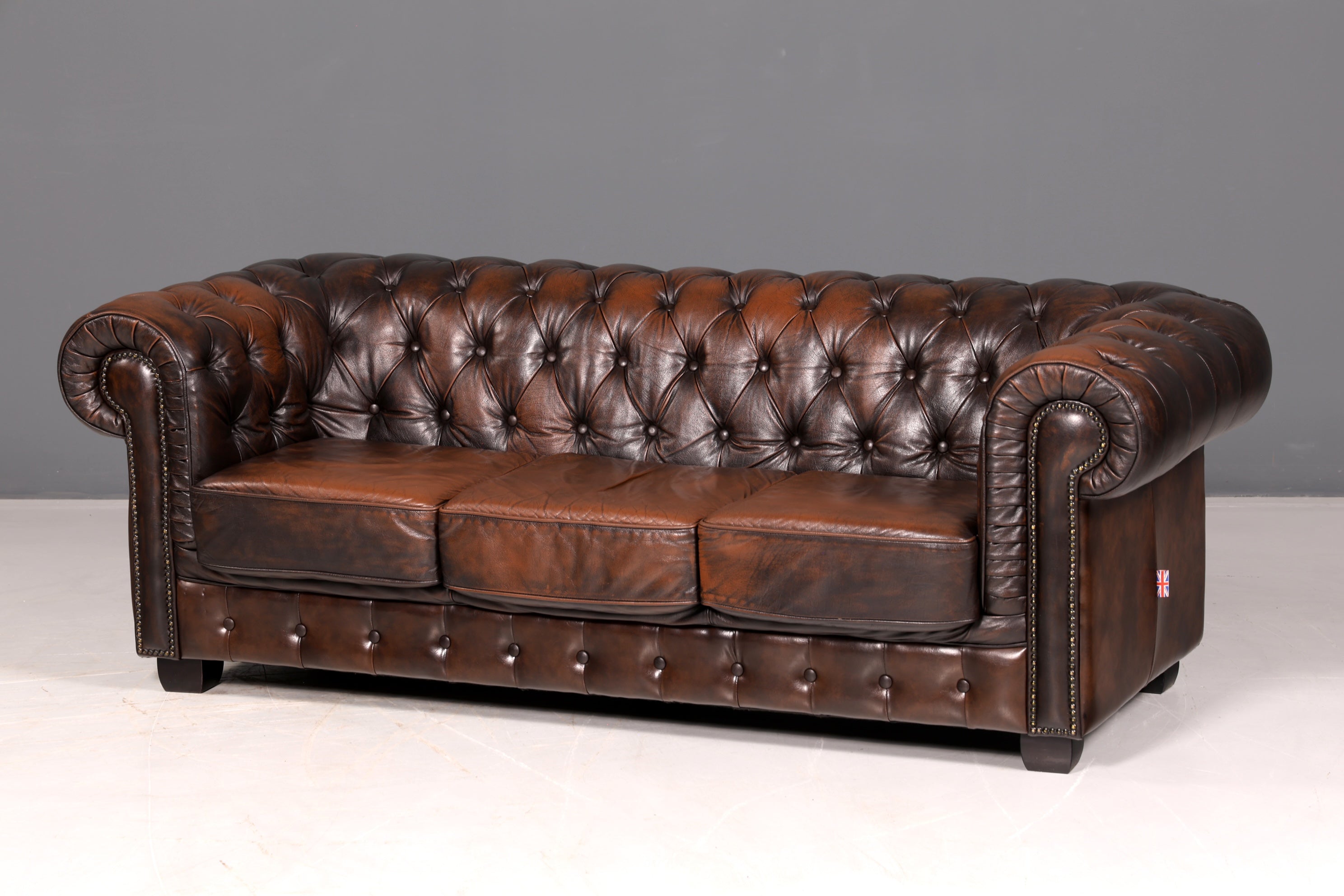 Wunderschönes Original Chesterfield Sofa 3-Sitzer Echt Leder Couch Englisch Ledersofa Vintage