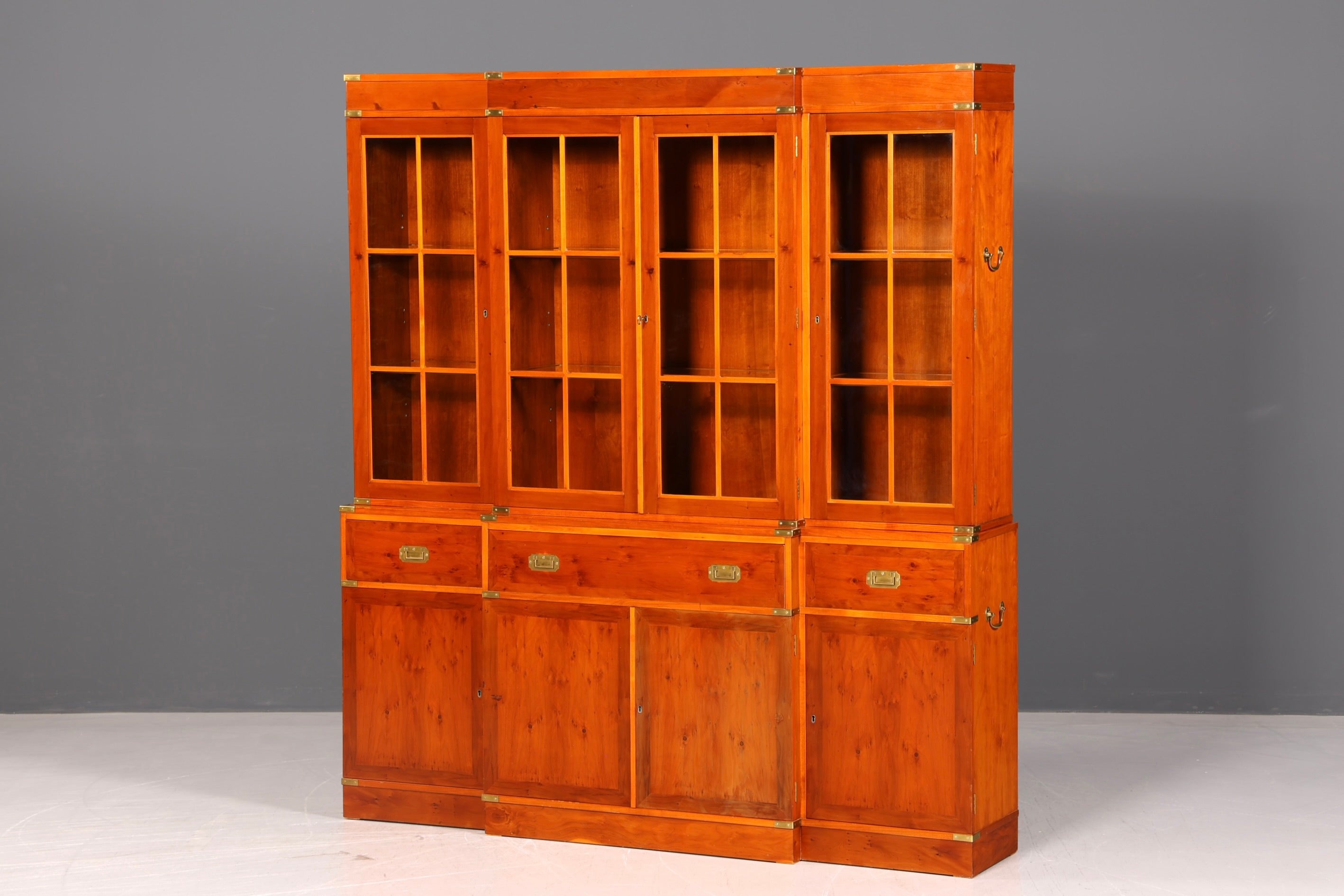 Beeindruckender Maritimer Englischer Vitrinenschrank Bibliothek Bücherschrank Anrichte Buffet Glasvitrine Antik Vintage