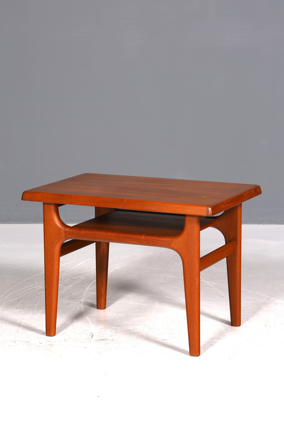 Wunderschöner Mid Century Couchtisch Teak Holz Ablagetisch designed by Niels Bach für Randers Vintage Coffee Table 60s Wohnzimmertisch